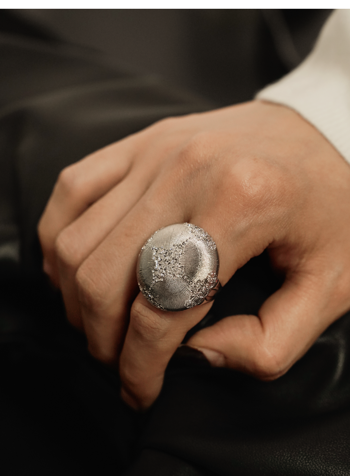 Cross Magnolia chisel open ring